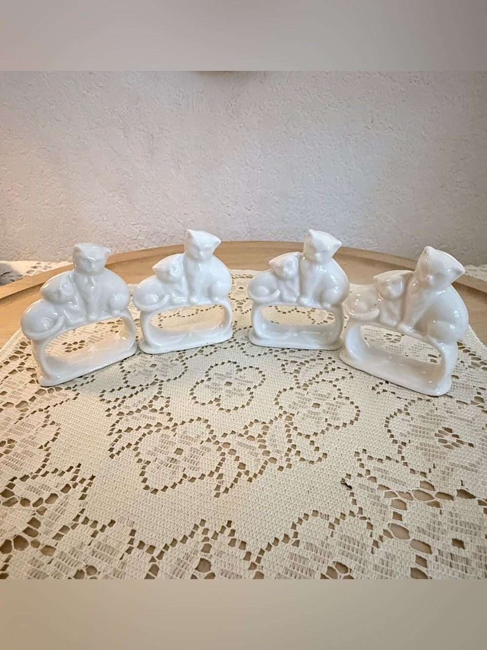 Vintage Ceramic White Cat Nakin Ring Holders